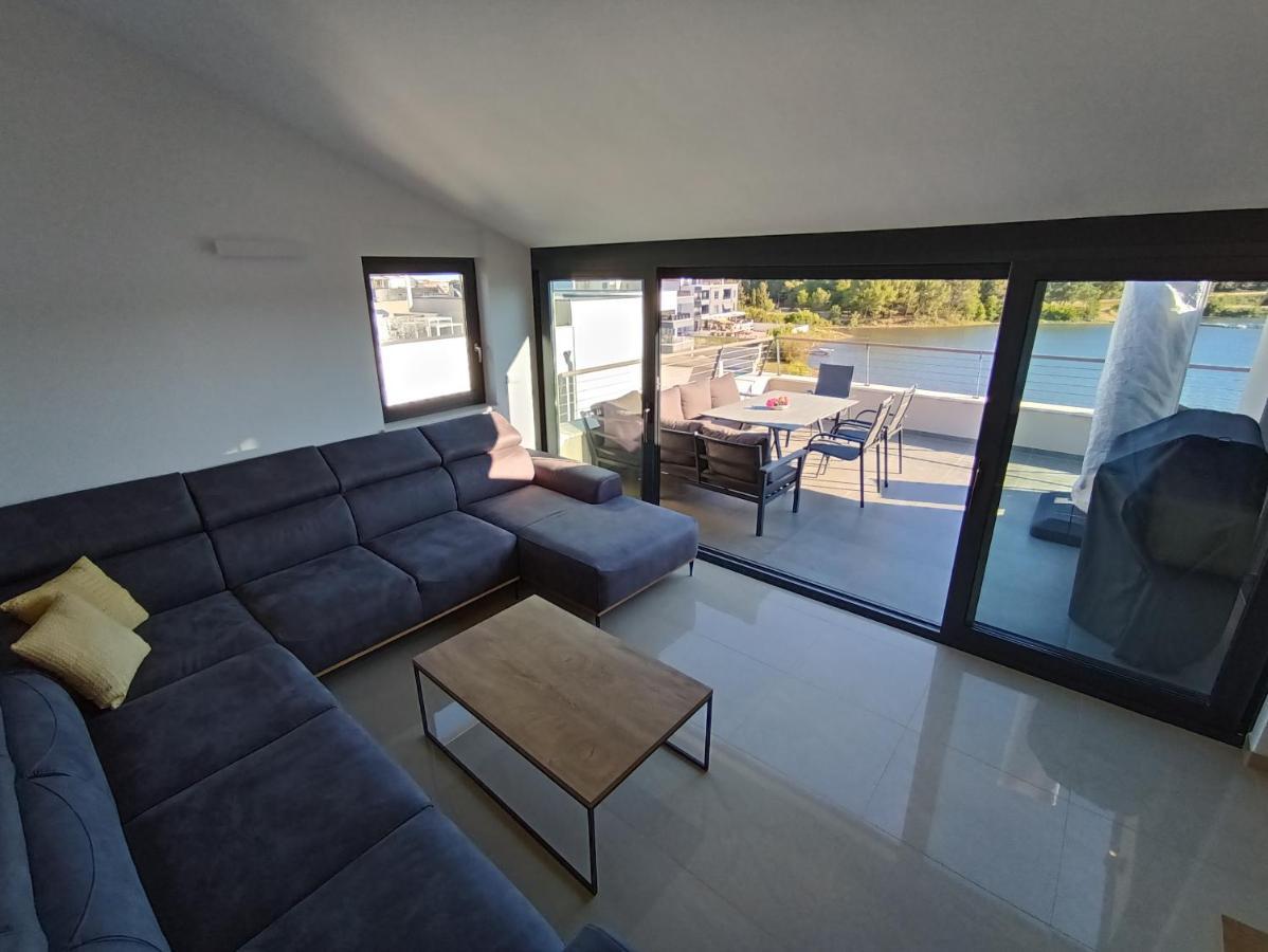Penthouse Sunset Apartment เมดูลิน ภายนอก รูปภาพ